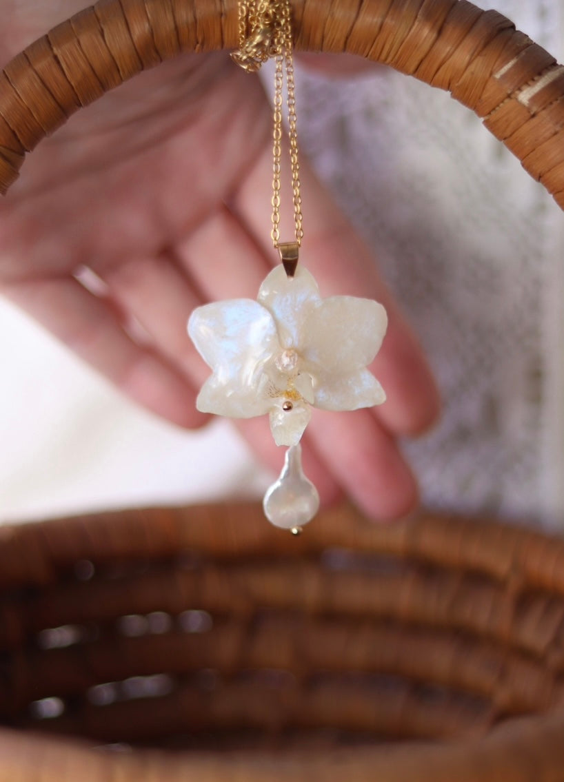 Orchid & Freshwater Pearl Necklace