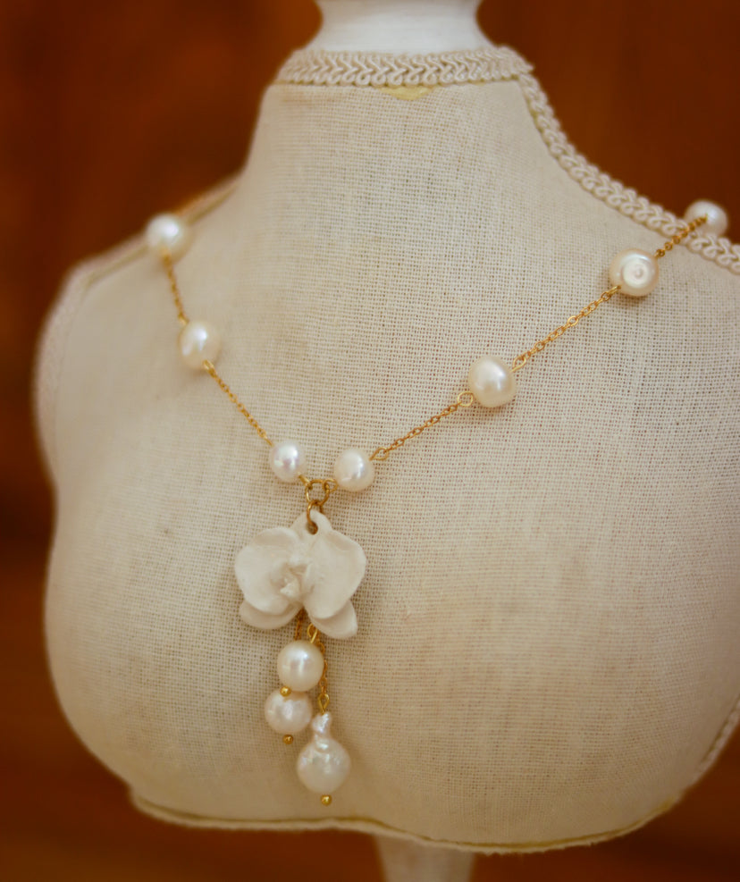 ‘Snow Orchid’ Freshwater Pearls Porcelain Necklace