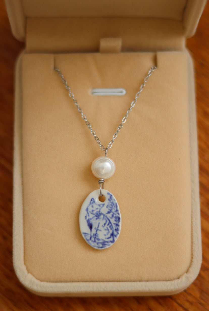 ‘Cat’ Freshwater Pearl Porcelain Necklace