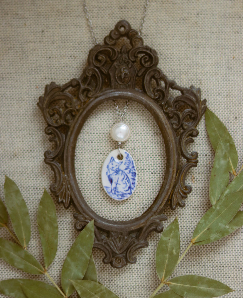 ‘Cat’ Freshwater Pearl Porcelain Necklace