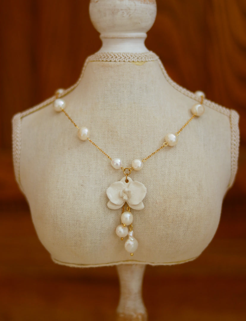 ‘Snow Orchid’ Freshwater Pearls Porcelain Necklace