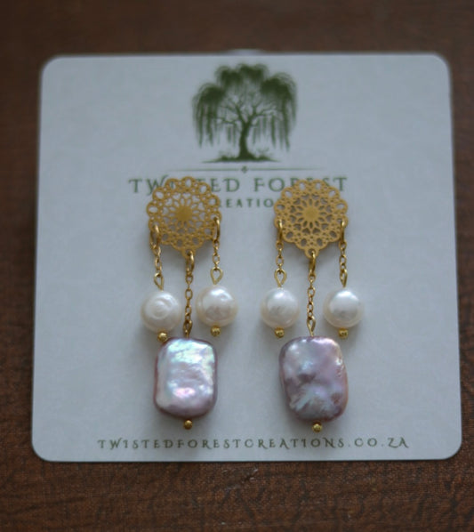 ‘Julia’ Freshwater Pearl Stud Earrings