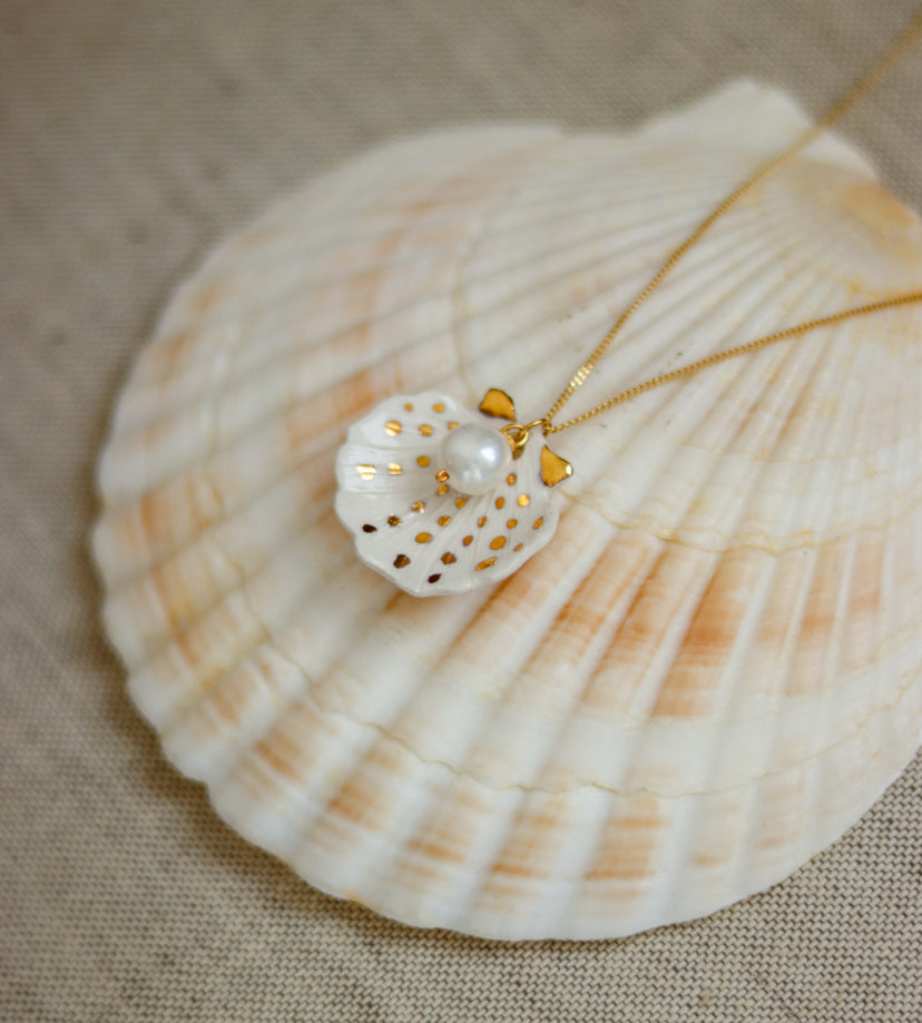 ‘Gold Seashell’ Sterling Silver Freshwater Pearl Porcelain Necklace