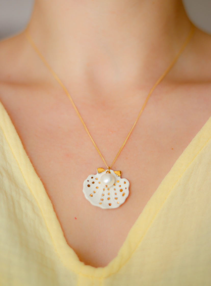 ‘Gold Seashell’ Sterling Silver Freshwater Pearl Porcelain Necklace
